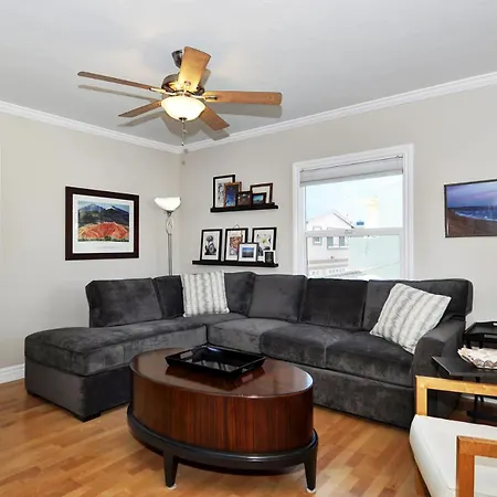 Villa 313 E Bay Ave B